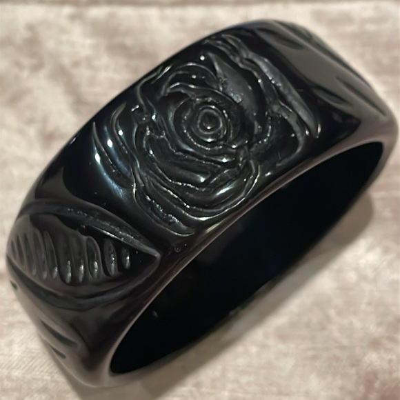 Vintage Black Carved Rose Bangle Bracelet 7-8” - Picture 7 of 7